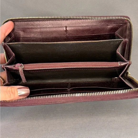 Gucci Bordeaux Guccissima Leather Zip-Around Wallet — Full Inclusion - Picture 8 of 9